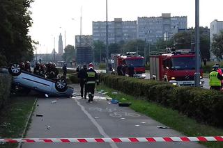 Wypadek na Legnickiej! Samochód wylądował na dachu! [ZDJĘCIA]