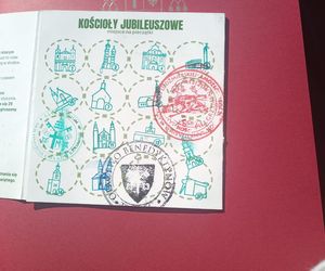 Odwiedzili 17 Kościołów Jubileuszowych jako pierwsi w Archidiecezji Krakowskiej. Prosili o cud uzdrowienia dla synka