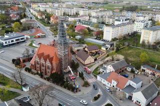 Pijany wszedł na wieżę kościoła. Ściągnęli go strażacy