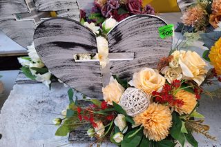 Ceny zniczy i kwiatów w Rzeszowie