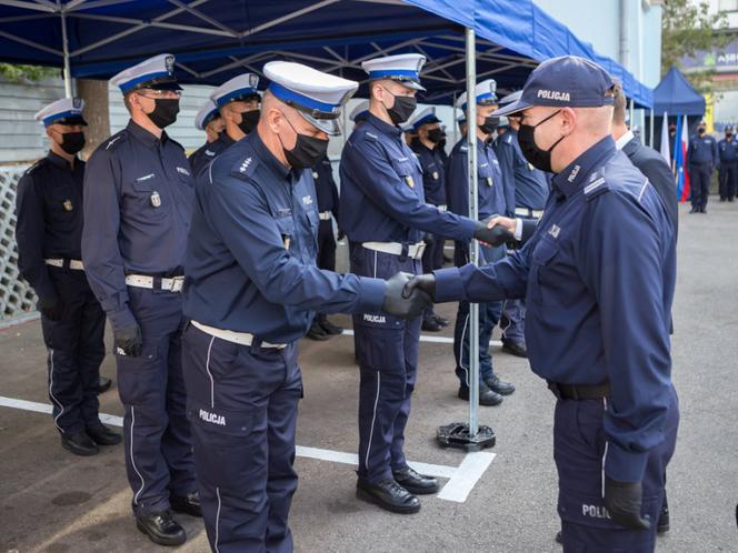 Policja odebrała 35 nowych radiowozów i 18 dronów