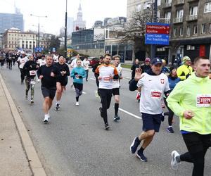 Bieg na Piątkę 2024, Warszawa - zdjęcia. Biegłeś? Szukaj się w galerii!