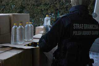 Straż graniczna uderzyła w bimbrowników. Skonfiskowali tysiące litrów alkoholu [WIDEO, ZDJĘCIA]
