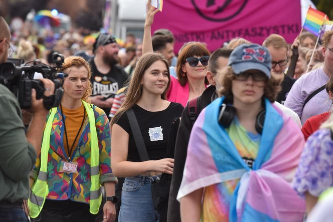 VI Toruński Marsz Równości. Przeciwnicy modlili się w centrum