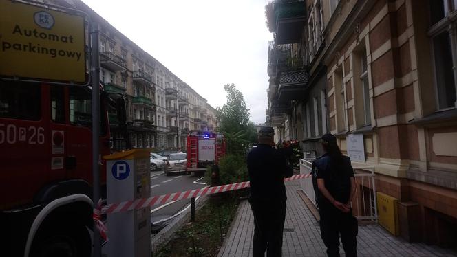 W jednej z kamienic przy ulicy Staszica w Poznaniu zapadła się podłoga.