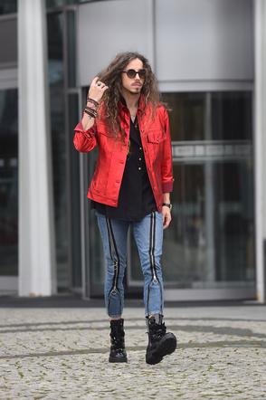Michał Szpak w damskich butach