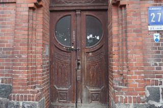 Zabytkowa kamienica w Olsztynie na sprzedaż. To największy pustostan w centrum miasta