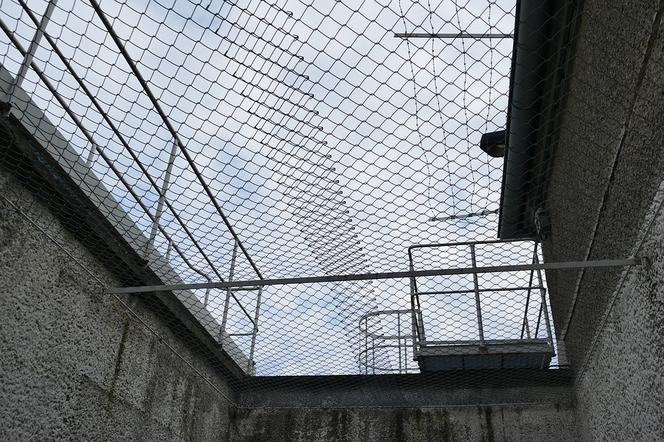 Zakład karny we Wrocławiu szuka strażników więziennych