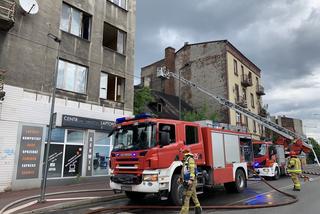 Pożar w Sosnowcu. Ogień wybuchł w kamienicy w centrum miasta. Zobacz zdjęcia