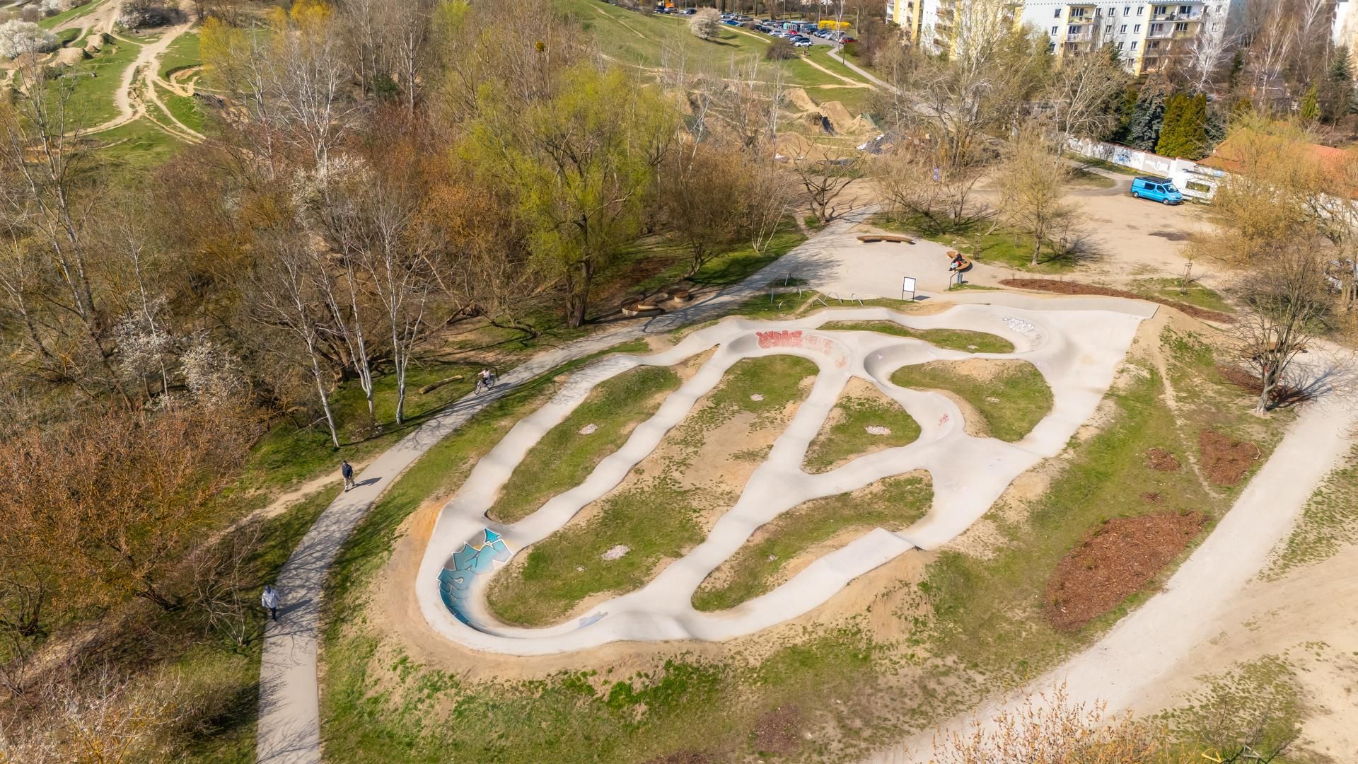 Pumptrack do jazdy na rowerze, park im. Cichociemnych Spadochroniarzy AK