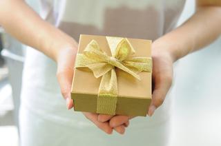 Zaskocz swoich bliskich! 10 pomysłów na świąteczny prezent