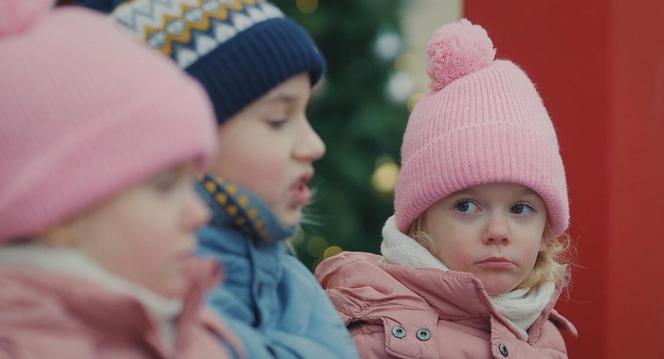 	Święta w M jak miłość odcinek specjalny.Misiek (Aleksander Bożyk), bliźniaczki Emilka i Zuzia (Julia,Marcelina Kempka)