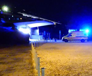 Młody mężczyzna wpadł między peron a pociąg w Warszawie. Został zmiażdżony