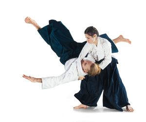 Aikido: techniki, stopnie i efekty trenowania aikido