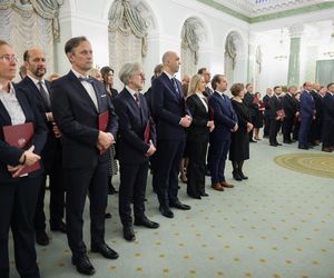 Znany chirurg prof. dr hab. n. med. Kryspin Mitura odebrał z rąk Prezydenta Rzeczypospolitej Polskiej Andrzeja Dudy akt nominacyjny, nadający mu tytuł profesora nauk medycznych i nauk o zdrowiu