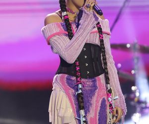 Sara James ma 17 lat i... szokuje wyglądem! Zobacz wszystkie metamorfozy