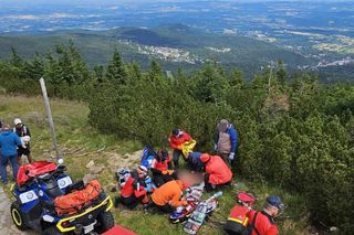 Karpacz. Reanimacja podczas biegu na Śnieżkę. 65-laetni uczestnik zasłabł [ZDJĘCIA]. 
