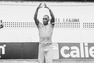 Tragiczna śmierć legendarnego piłkarza. Najlepszy strzelec miał zaledwie 41 lat! Okropne okoliczności 