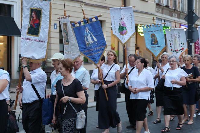 76. rocznica Cudu Lubelskiego. Procesja różańcowa w centrum Lublina