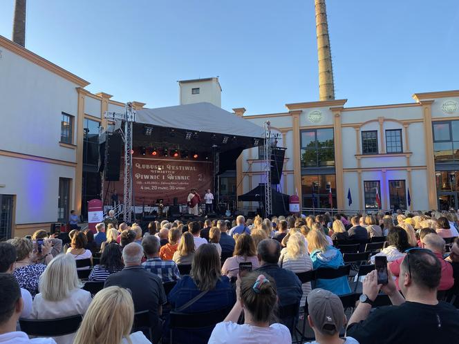  IV Lubuski Festiwal Piwnic i Winnic w Zielonej Górze. Koncert zagrał Czesław Śpiewa