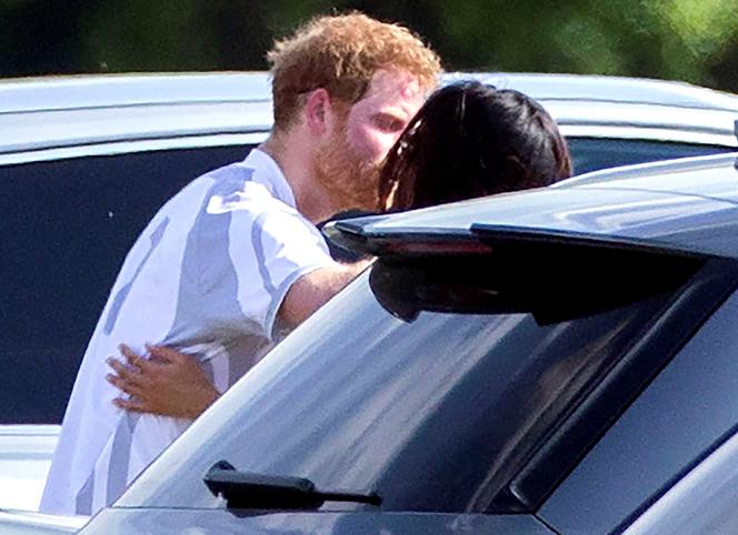 Chwalił się koniem i dostał buzi