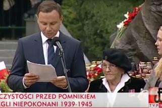 Uczestniczka Powstania Warszawskiego prosiła o pomoc harcerzy, pomógł... prezydent Andrzej Duda! [WIDEO]