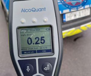 Szczecińscy policjanci podczas kontroli drogowych w okresie świąt Wielkanocnych