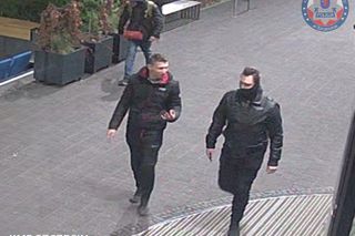 Policja poszukuje sprawców ostrzelania kamienicy w centrum Szczecina