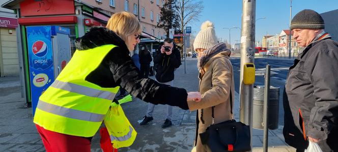 W walentynki policja przypomina, że kochać musimy się też na drodze