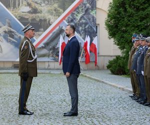 Szef MON wręczył odznaczenia żołnierzom