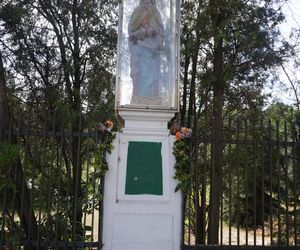 Ogród przyklasztorny sióstr szarytek w Warszawie