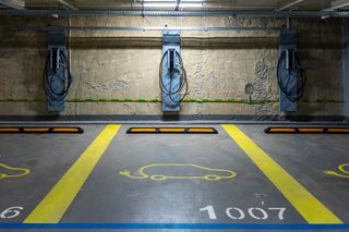 Nowy parking na Placu Powstańców Warszawy