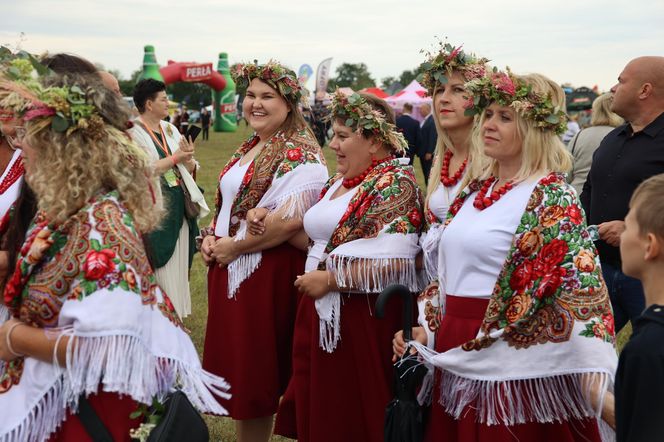 Korowód dożynkowy na dożynkach wojewódzkich 2025 w Świdniku