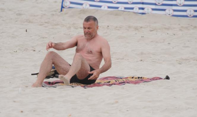 Wiceminister kultury Jarosław Sellin na plaży