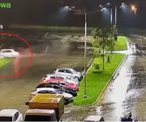 Myślenice: chciał się popisać, drifty zakończył na drzewie. Wszystko się nagrało! [WIDEO]