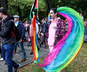 Marsz Równości w Katowicach 2025. Setki ludzi przeszło ulicami miasta. Były protesty
