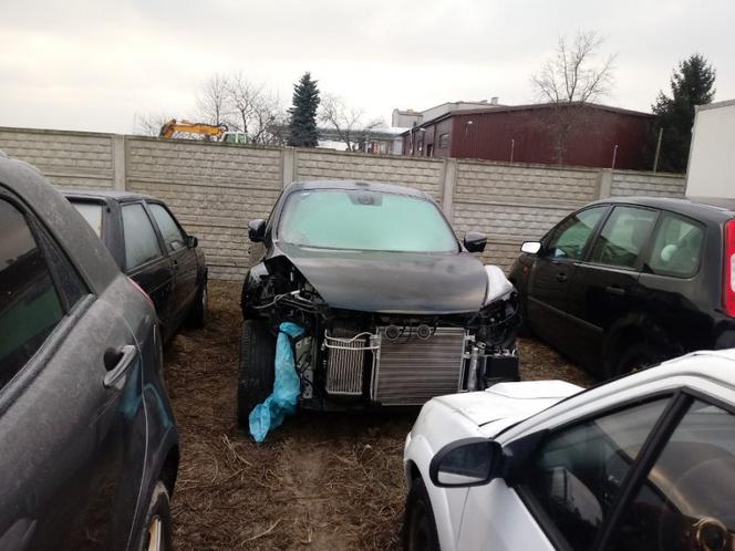 Policjanci odzyskali 6 kradzionych samochodów i motocykl, 2 osoby usłyszały zarzuty