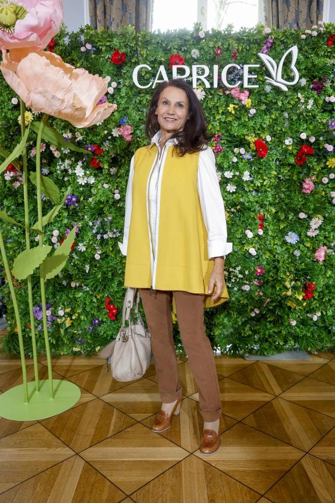 Gwiazdy pozują z butami. Więdłocha ma nową fuchę, Andrzejewicz w ogromnej marynarce, Kostka jak pani wiosna