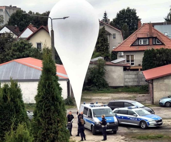 Podejrzane balony spadły na Warmii i Mazurach. Policja apeluje do mieszkańców