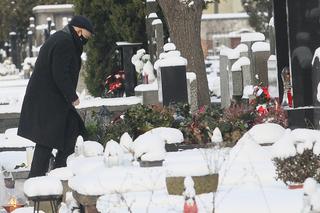 Tak wygląda grób Jadwigi Kaczyńskiej w 8. rocznicę śmierci [ZDJĘCIA]