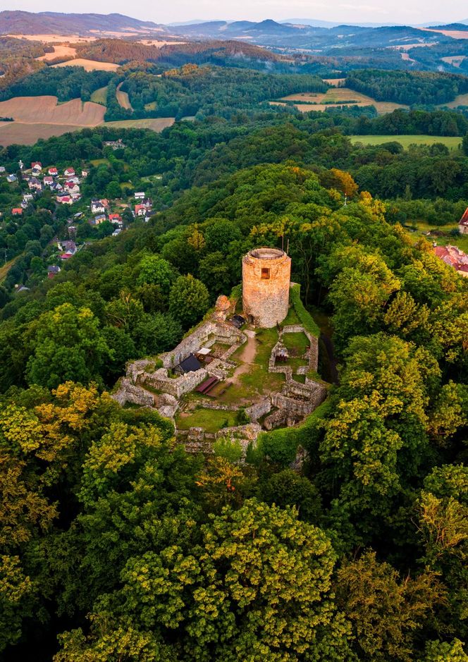 o najstarszy murowany zamek w Polsce. Ok. 850 lat temu powstał Zamek Wleń [ZDJĘCIA]