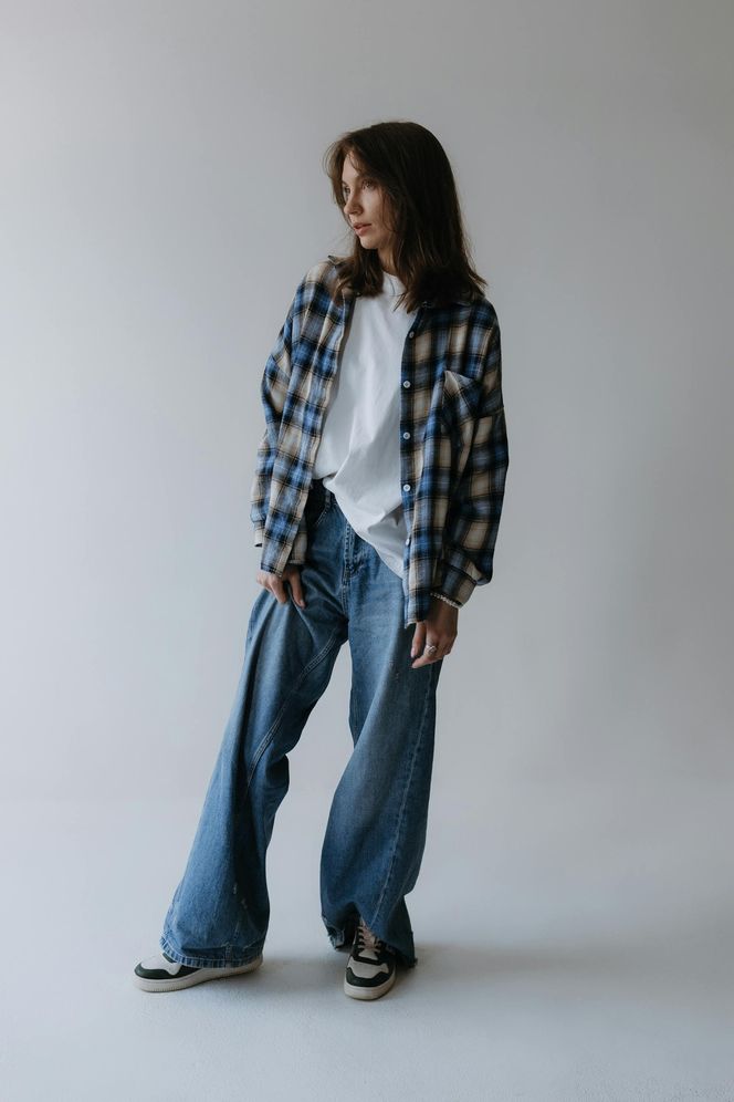 Kultowy model spodni z lat 80. wraca do łask. Będzie hitem jesiennych stylizacji 