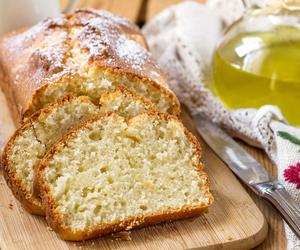 Ciasto w 7 minut. Ekspresowy przepis na puszyste domowe ciasto