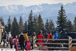 Ferie 2021 – obostrzenia, to fikcja. W kwaterach brak miejsc. W górach i nad morzem tłumy