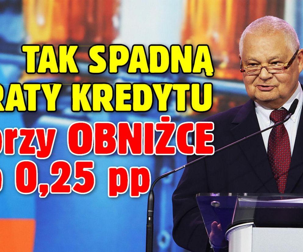 Prezes Adam Glapiński za mównicą. Informacja o potencjalnym spadku rat kredytów nawet o 800 zł miesięcznie przy obniżce stóp procentowych.  Szczegółowe dane i analizy na temat wpływu decyzji RPP na rynek finansowy znajdziesz na portalu Super Biznes.