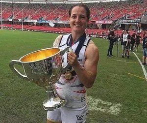 Wykryli poważną chorobę mózgu u futbolistki... pół roku po jej samobójczej śmierci