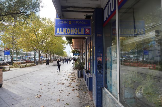 Sklepy monopolowe 24h w Śródmieściu Warszawy przechodzą do historii