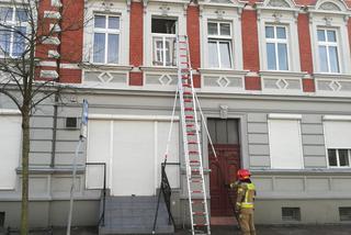 Bydgoszcz. Kobieta z dwójką dzieci była uwięziona w mieszkaniu! Błagała o pomoc [ZDJĘCIA]