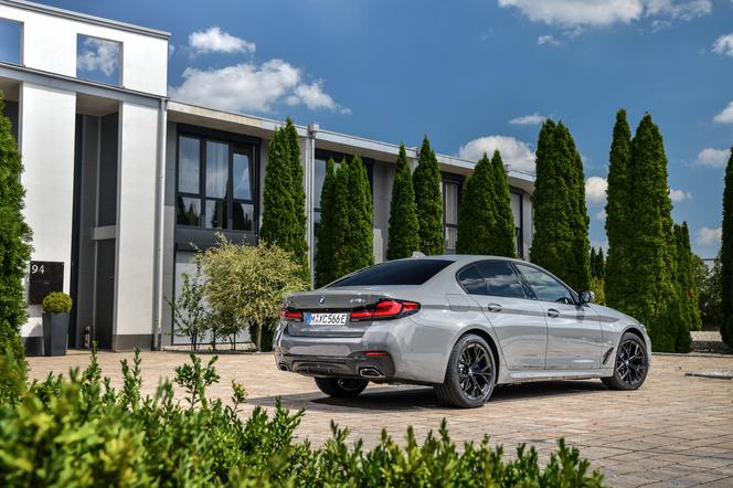 (2021) BMW 545e xDrive PHEV