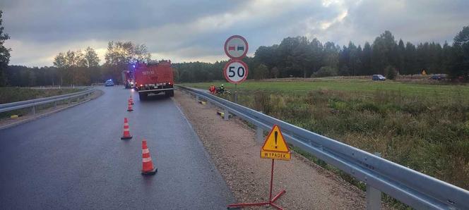 Śmiertelny wypadek pod Nidzicą! Opel w wodzie, w środku ciało [ZDJĘCIA]